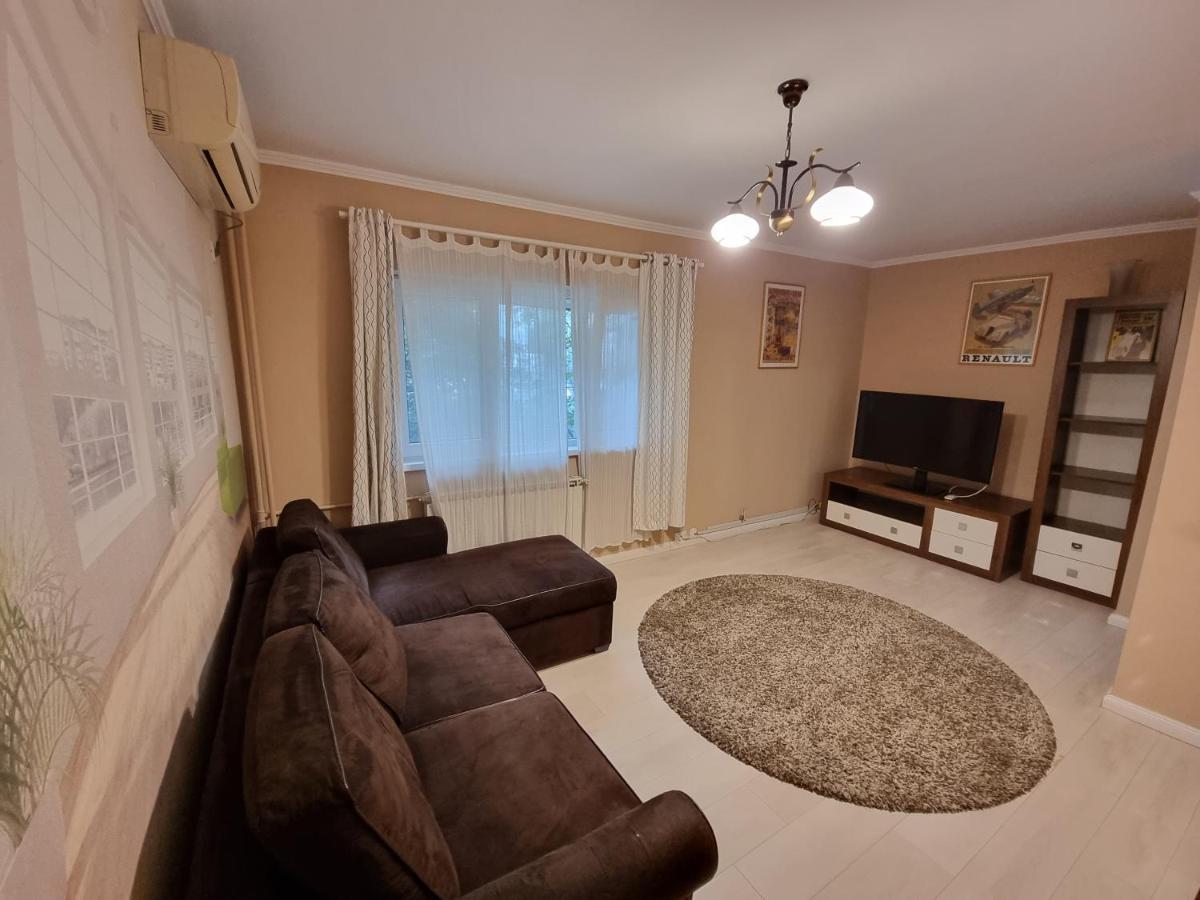 Apartments In The Aviatiei Area On Bucharest Luaran gambar