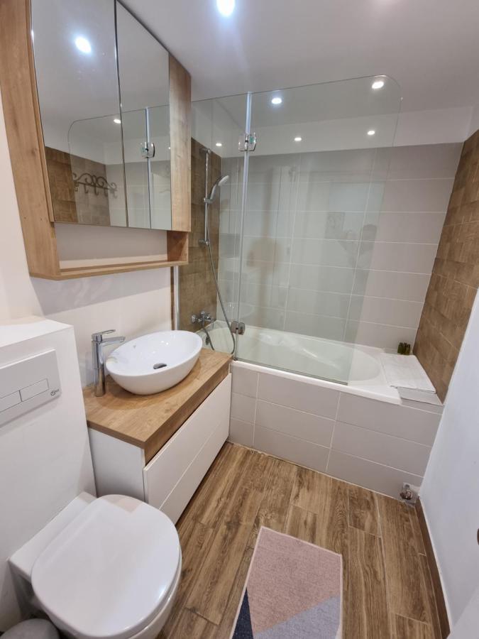 Apartments In The Aviatiei Area On Bucharest Luaran gambar