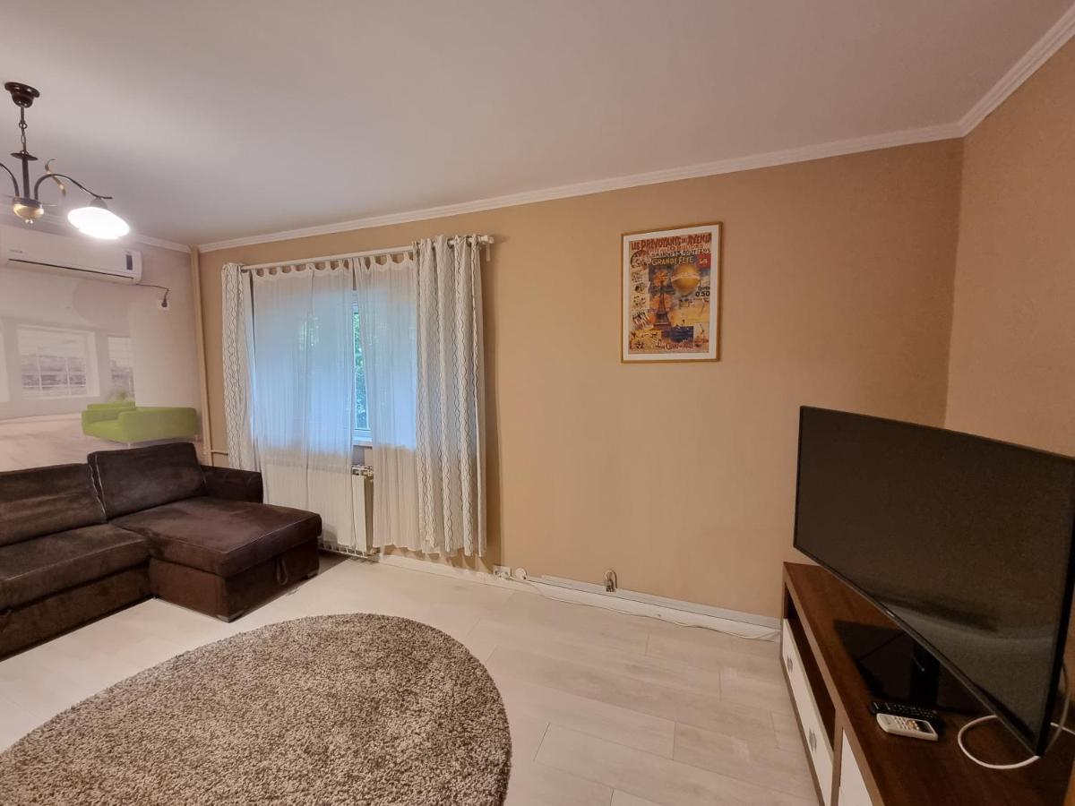Apartments In The Aviatiei Area On Bucharest Luaran gambar